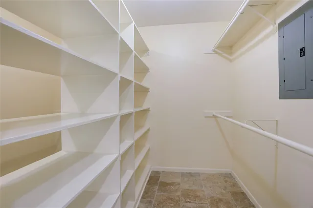 $416,000 | 15 Bendwood Drive, Sugar Land, TX 77478