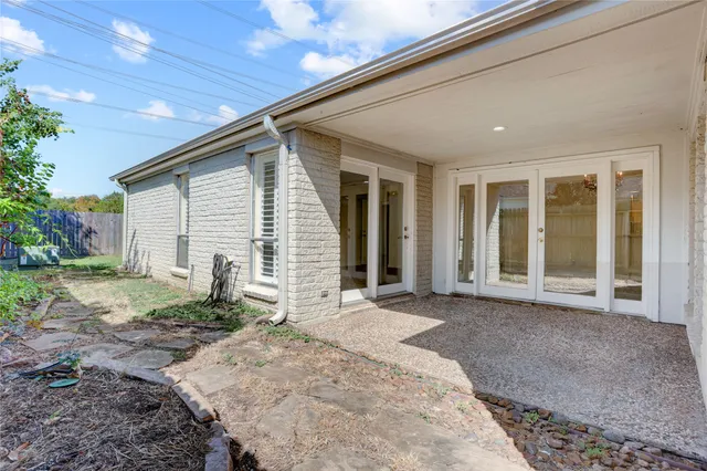 $416,000 | 15 Bendwood Drive, Sugar Land, TX 77478