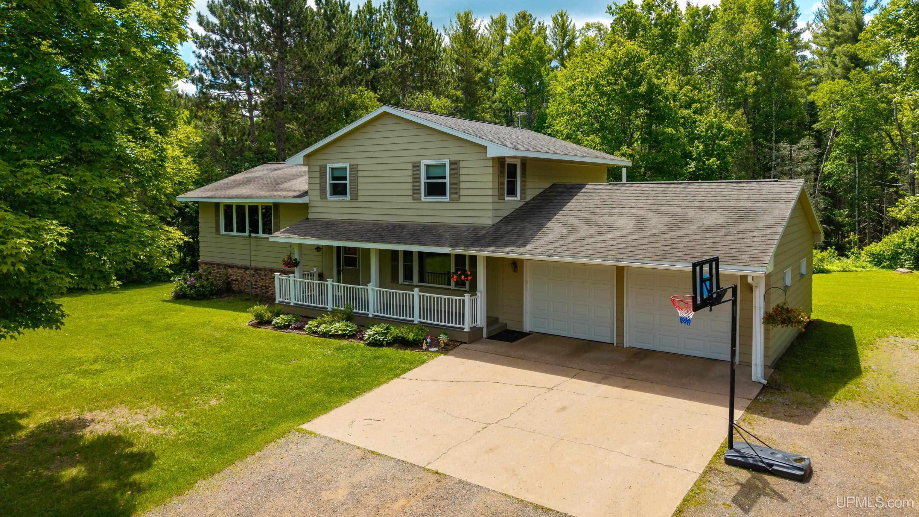 2813 Highway 41 Ishpeming, MI 49849 - Photo 3 of 62