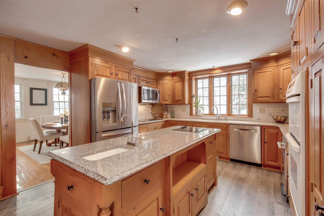 28 South Merrimack Road Hollis, NH 03049 - Photo 8 of 29