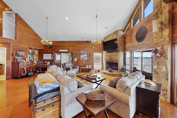 $895,000 | 228 Chickasaw Trace, Cherokee, AL 35616