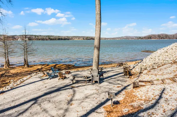 $895,000 | 228 Chickasaw Trace, Cherokee, AL 35616