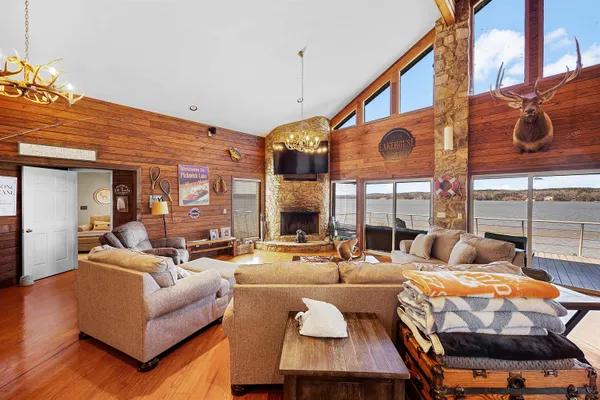 $895,000 | 228 Chickasaw Trace, Cherokee, AL 35616