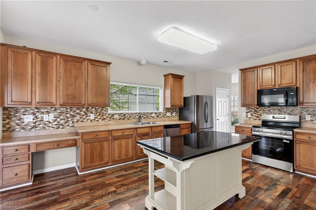 1317 Sharp Ridge Road Greensboro, NC 27406 - Photo 11 of 48