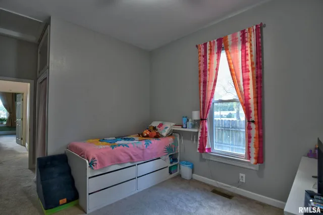 $130,000 | 801 East Park Street, Taylorville, IL 62568