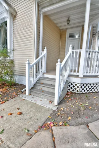 $130,000 | 801 East Park Street, Taylorville, IL 62568