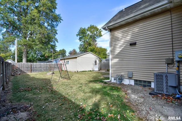 $130,000 | 801 East Park Street, Taylorville, IL 62568