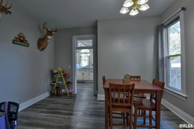 $130,000 | 801 East Park Street, Taylorville, IL 62568