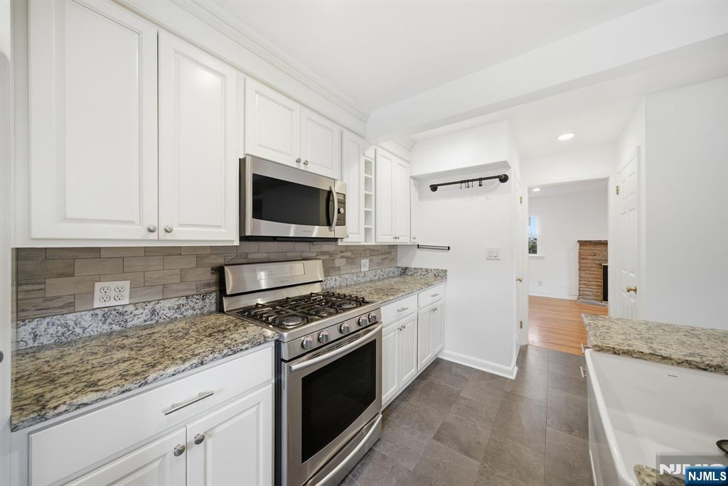 61 Rose Street Cresskill, NJ 07626 - Photo 13 of 48