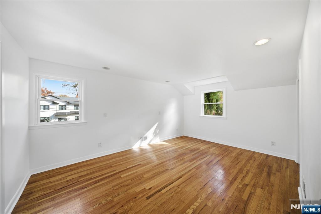 61 Rose Street Cresskill, NJ 07626 - Photo 28 of 48