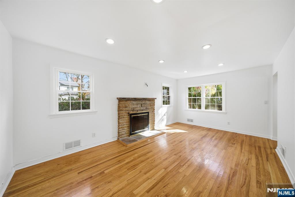 61 Rose Street Cresskill, NJ 07626 - Photo 4 of 48