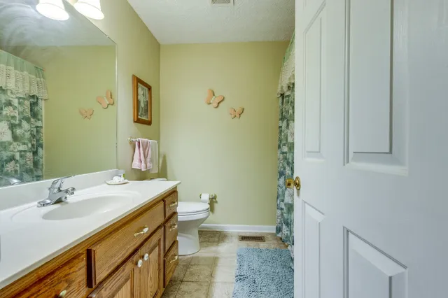 $279,000 | 128 Pin Oaks Lane, Hohenwald, TN 38462