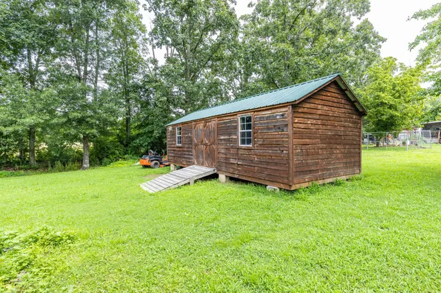 $279,000 | 128 Pin Oaks Lane, Hohenwald, TN 38462