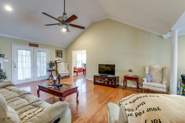 $279,000 | 128 Pin Oaks Lane, Hohenwald, TN 38462