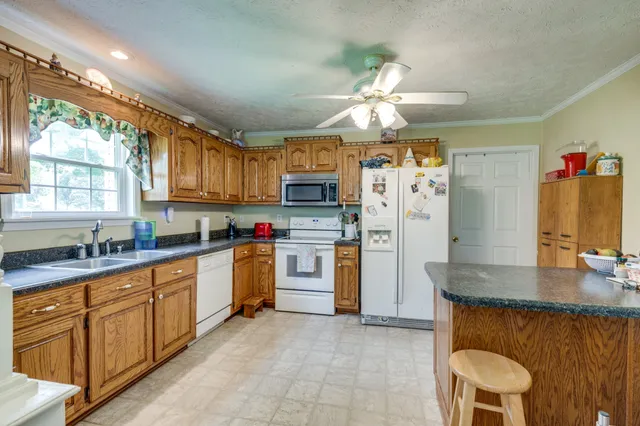 $279,000 | 128 Pin Oaks Lane, Hohenwald, TN 38462