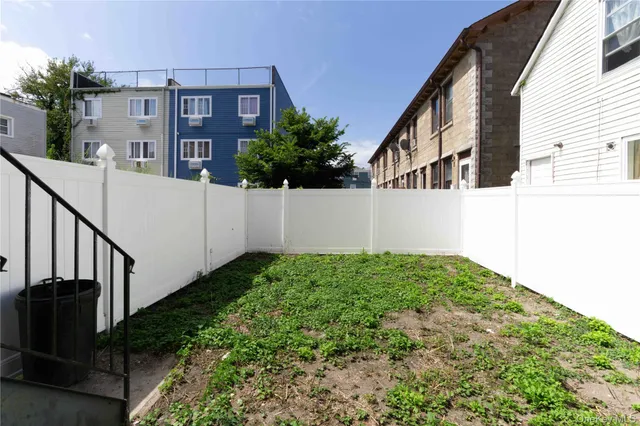 $1,299,000 | 2-15 Beach 96th Street | Rockaway Beach