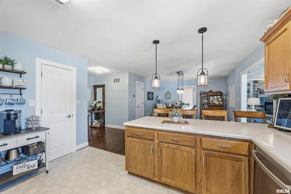 $295,000 | 607 Cherokee Lane, Pontiac, IL 61764