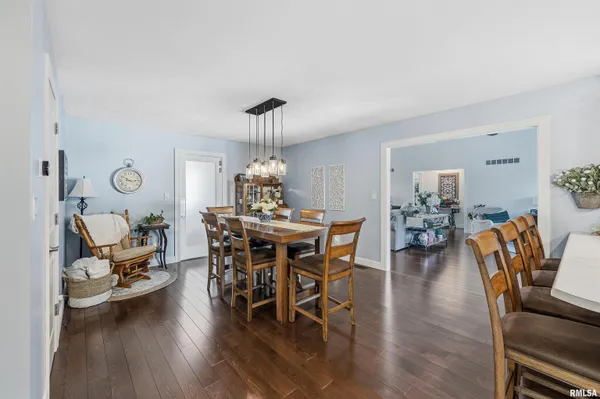 $295,000 | 607 Cherokee Lane, Pontiac, IL 61764