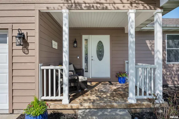 $295,000 | 607 Cherokee Lane, Pontiac, IL 61764