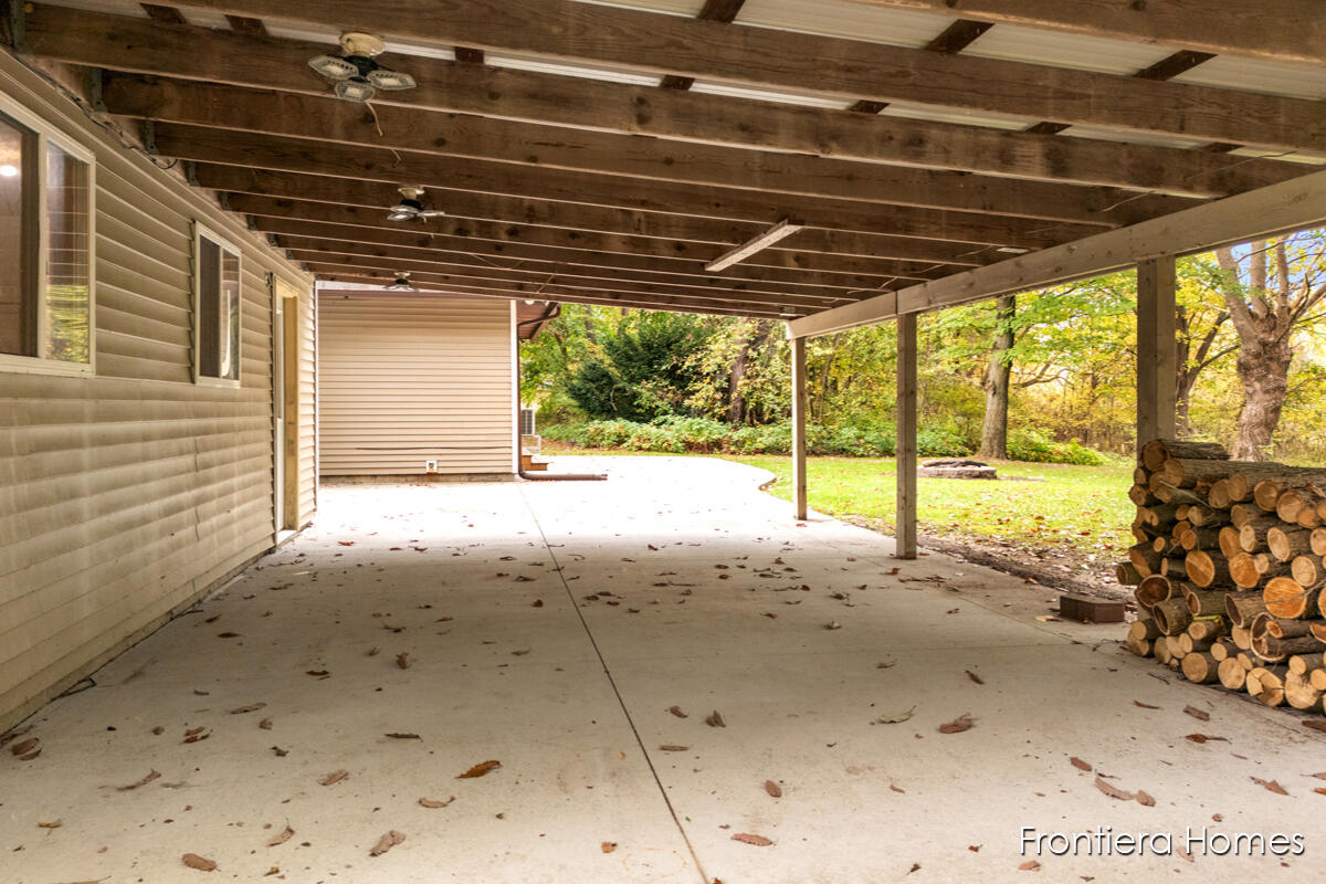 13285 Harris Road Chesaning, MI 48616 - Photo 5 of 35 IMG_1023