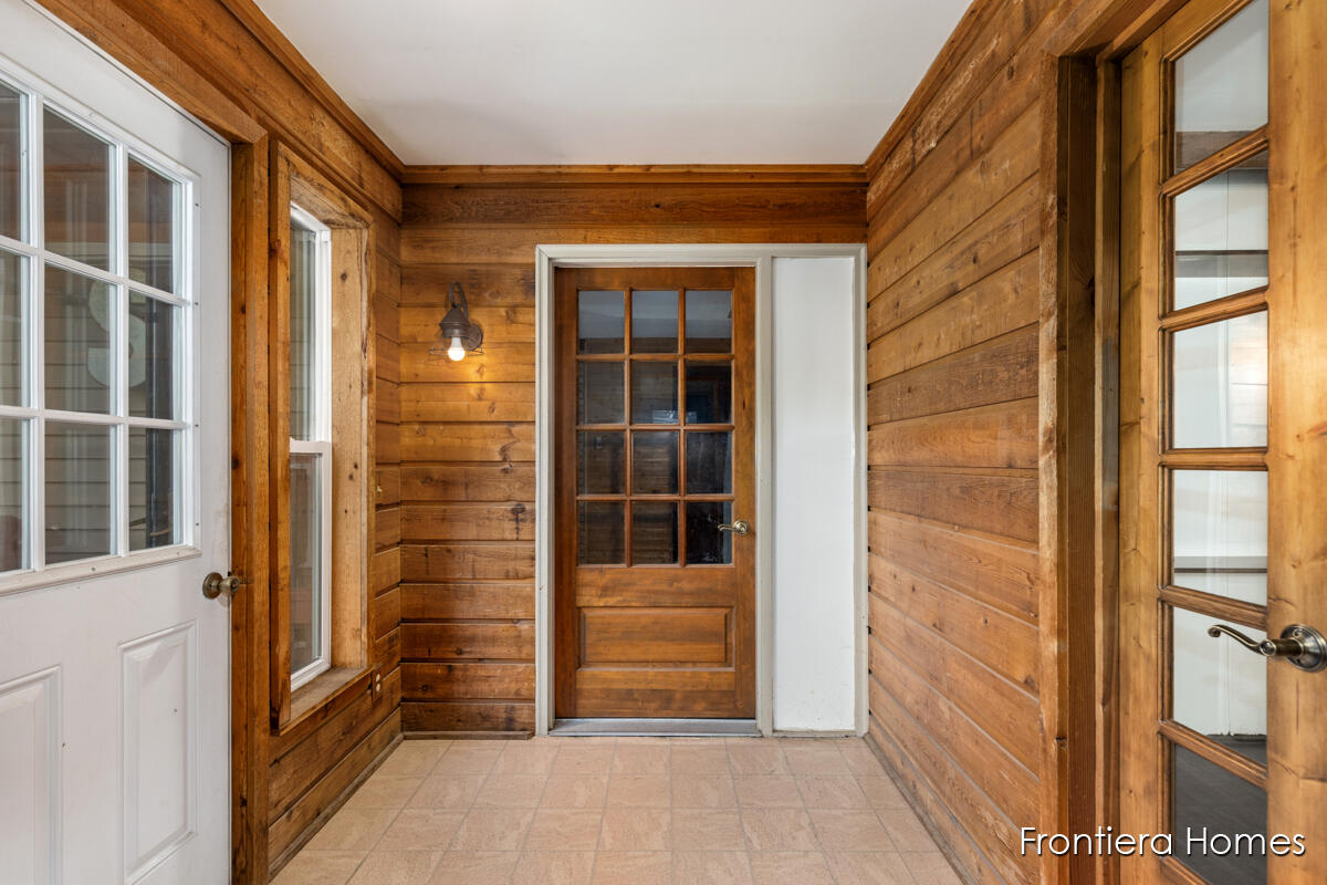 13285 Harris Road Chesaning, MI 48616 - Photo 6 of 35 IMG_1002