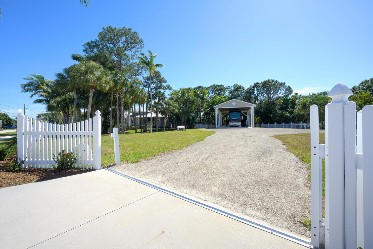 1560 Southwest Dyer Point Road Palm City, FL 34990 - Photo 34 of 40 1560 Dyer Point