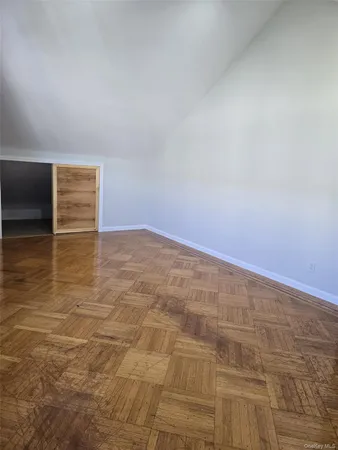 $2,699 | 3913 Lyme Avenue, Unit 2 | Seagate