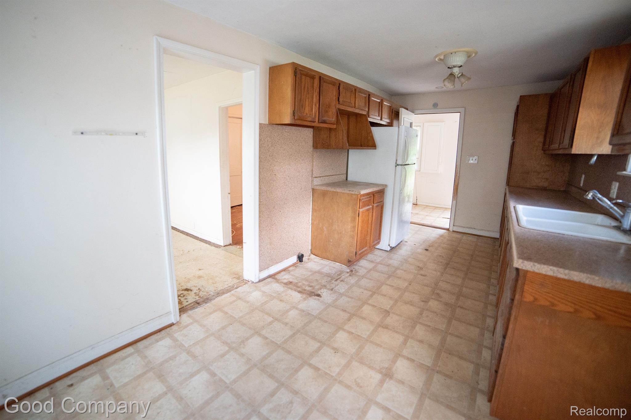 3052 Greenwood Street Rochester, MI 48309 - Photo 5 of 17 Gallery Image 5