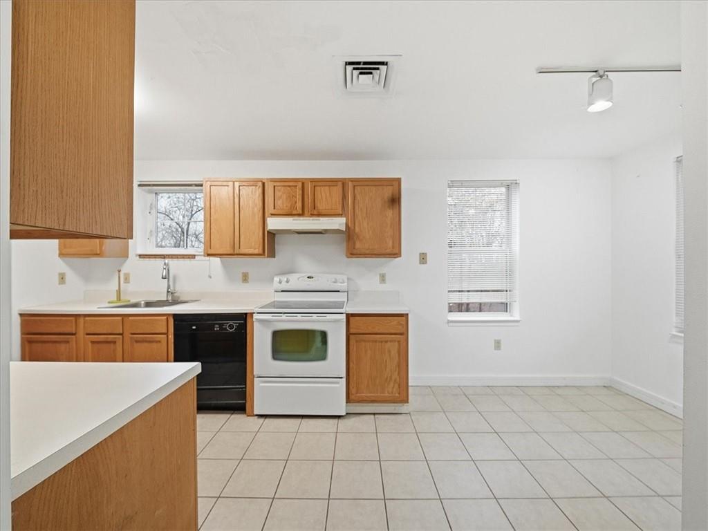 201 Whitridge Street Pittsburgh, PA 15213 - Photo 5 of 19 Gallery Image 5