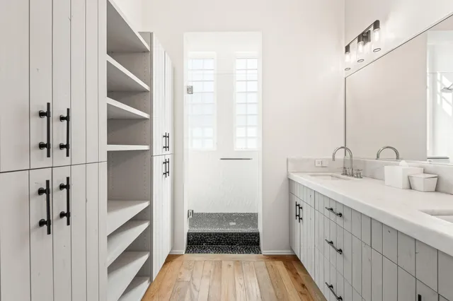 a view of a window in a room