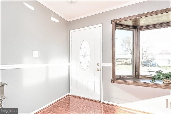2433 Ellis Road Baltimore, MD 21234 - Photo 13 of 24 Living Room
