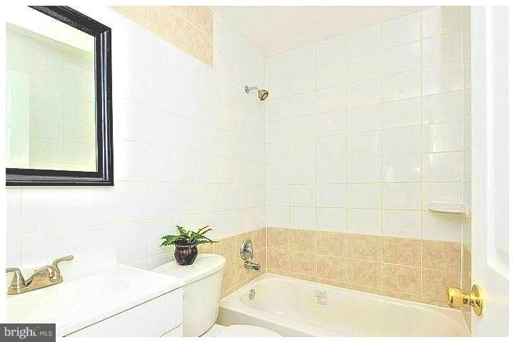 2433 Ellis Road Baltimore, MD 21234 - Photo 23 of 24 Bath