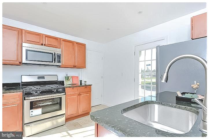 2433 Ellis Road Baltimore, MD 21234 - Photo 8 of 24 Kitchen