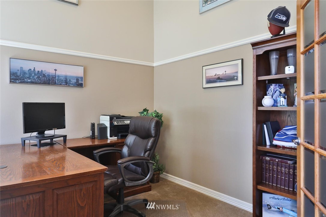 643 Orcas Avenue Northeast Renton, WA 98059 - Photo 15 of 40