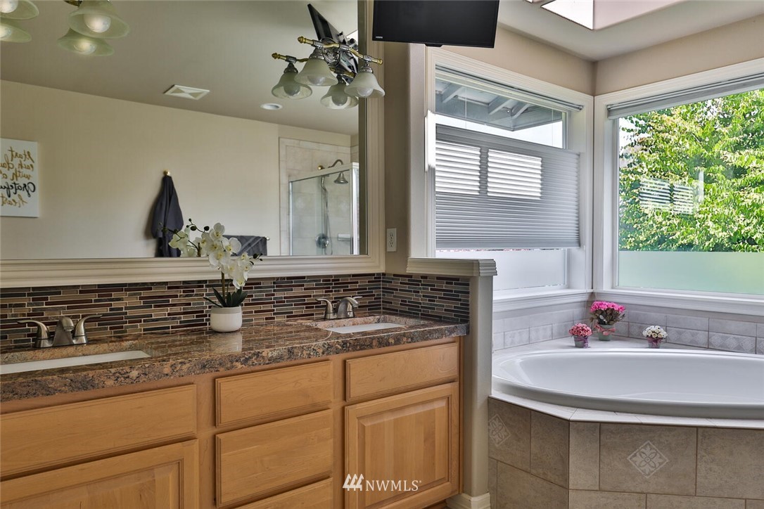 643 Orcas Avenue Northeast Renton, WA 98059 - Photo 22 of 40