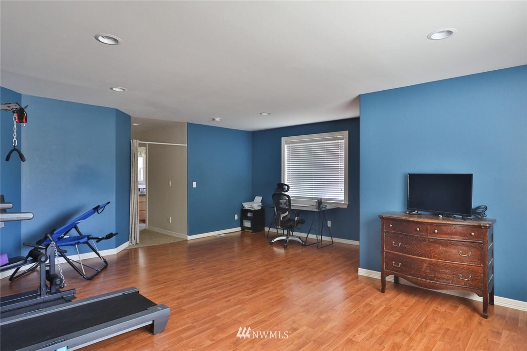 643 Orcas Avenue Northeast Renton, WA 98059 - Photo 28 of 40