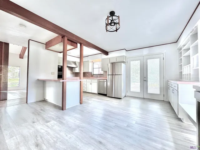 $2,100 | 897 Baird Drive, Baton Rouge, LA 70808