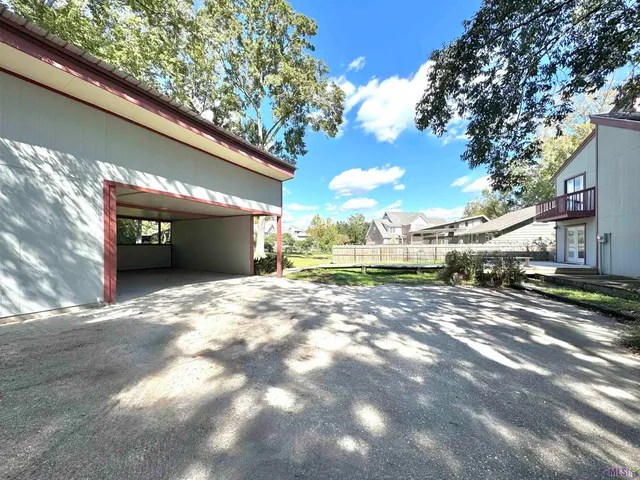 $2,100 | 897 Baird Drive, Baton Rouge, LA 70808