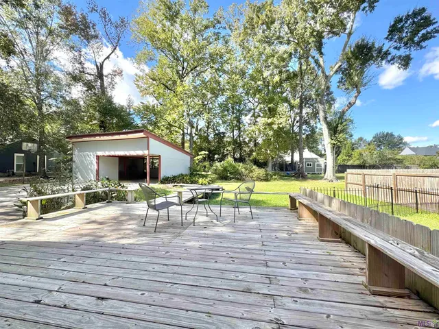$2,100 | 897 Baird Drive, Baton Rouge, LA 70808