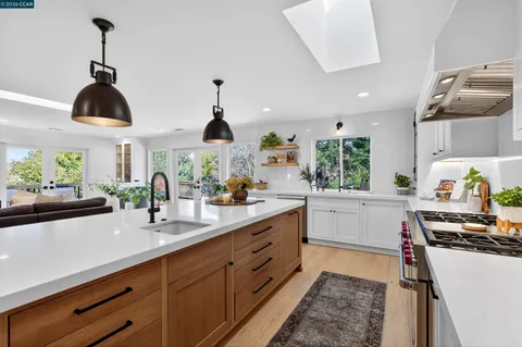 $2,195,000 | 393 Colorados Court, Lafayette, CA 94549