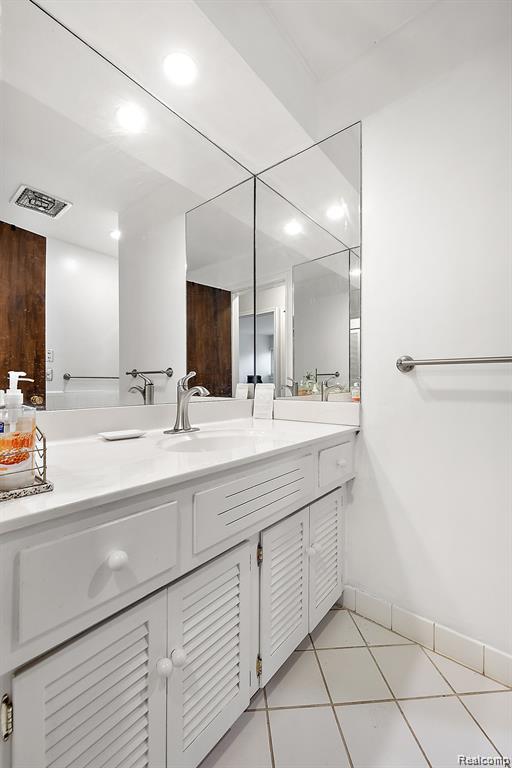 4041 West Maple Road, Unit 204 Bloomfield Hills, MI 48301 - Photo 19 of 22