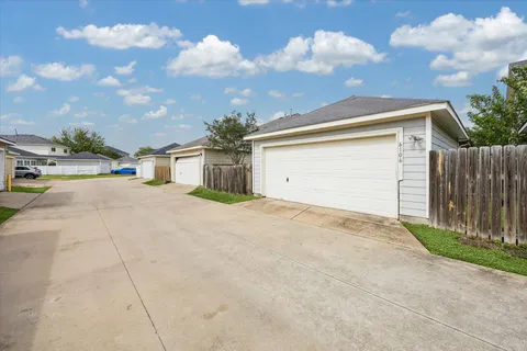 $207,000 | 6106 Settlers Lake Circle East, Katy, TX 77449