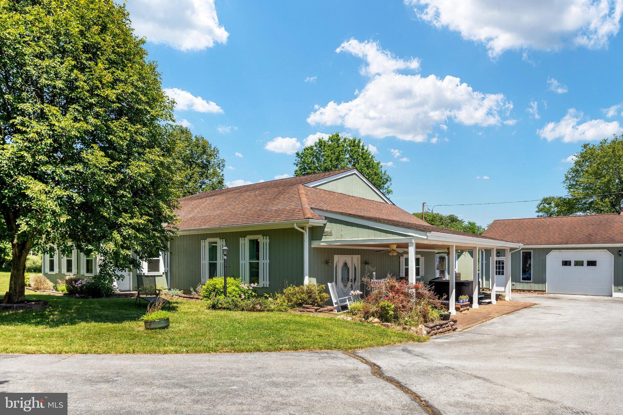 129 Ridgeway Road Front Royal, VA 22630 - Photo 4 of 44 Twilight_2E6A8295_129 Ridgeway Rd - Absolute Altit