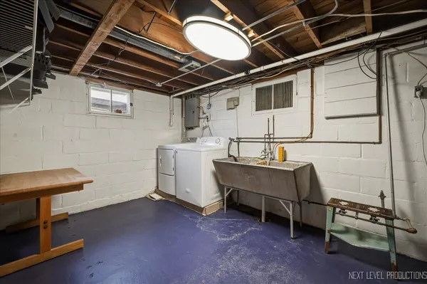 $350,000 | 140 South Westlawn Avenue, Aurora, IL 60506