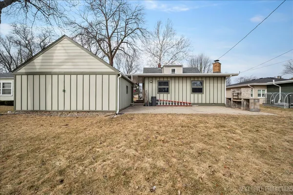 $350,000 | 140 South Westlawn Avenue, Aurora, IL 60506
