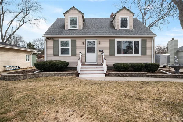 $350,000 | 140 South Westlawn Avenue, Aurora, IL 60506