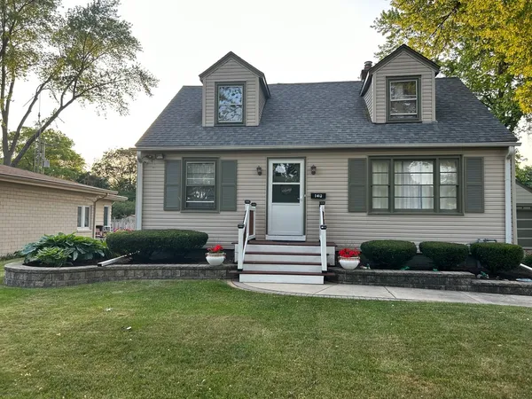 $350,000 | 140 South Westlawn Avenue, Aurora, IL 60506