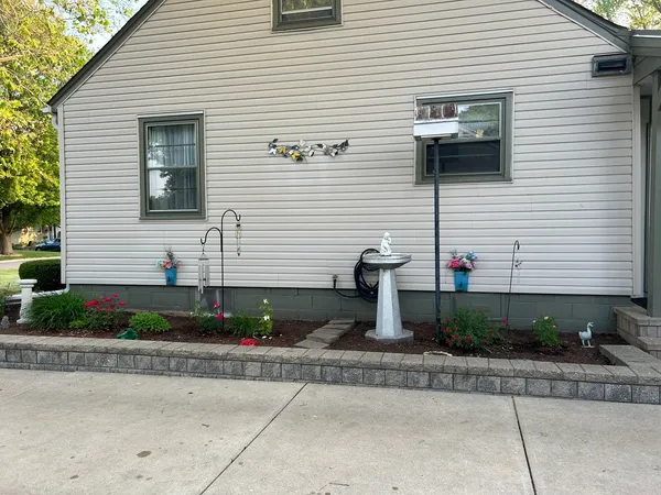 $350,000 | 140 South Westlawn Avenue, Aurora, IL 60506