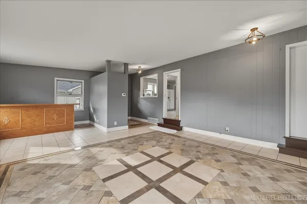 $350,000 | 140 South Westlawn Avenue, Aurora, IL 60506