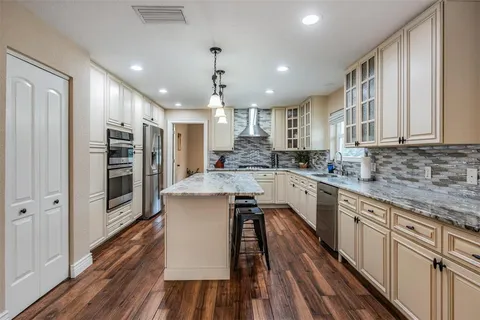 $1,345,000 | 118 10th Avenue North, Indian Rocks Beach, FL 33785